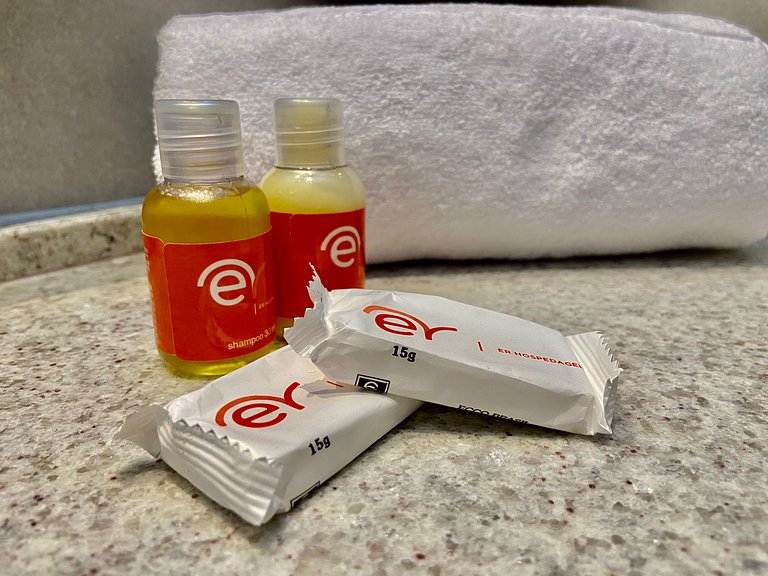 Studio Térreo Frente Piscina Manatee