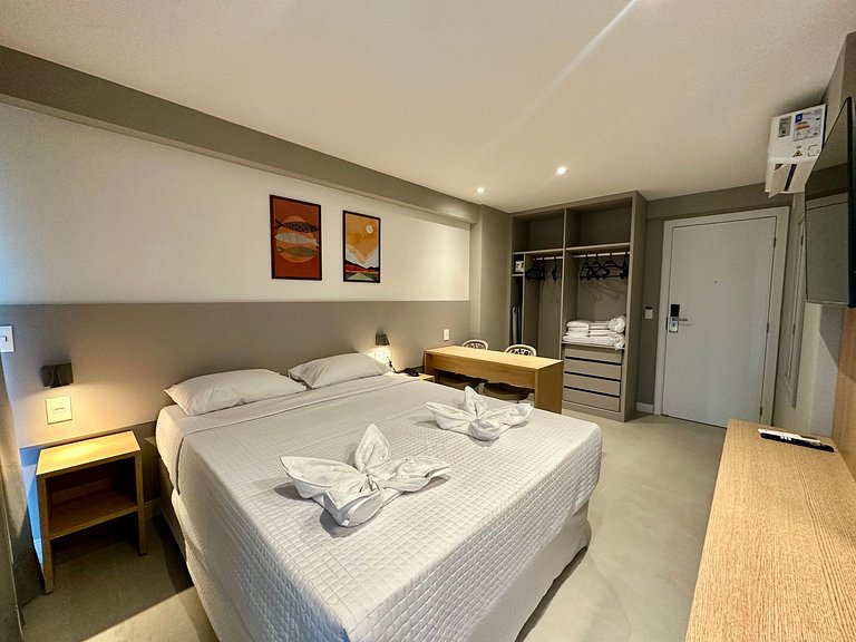 RN Studio 618 - Hosti