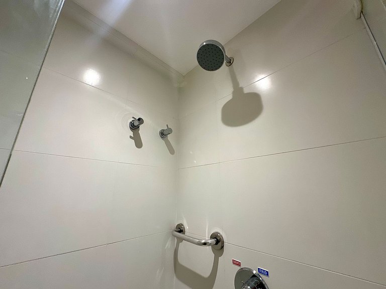 RN Studio 618 - Hosti